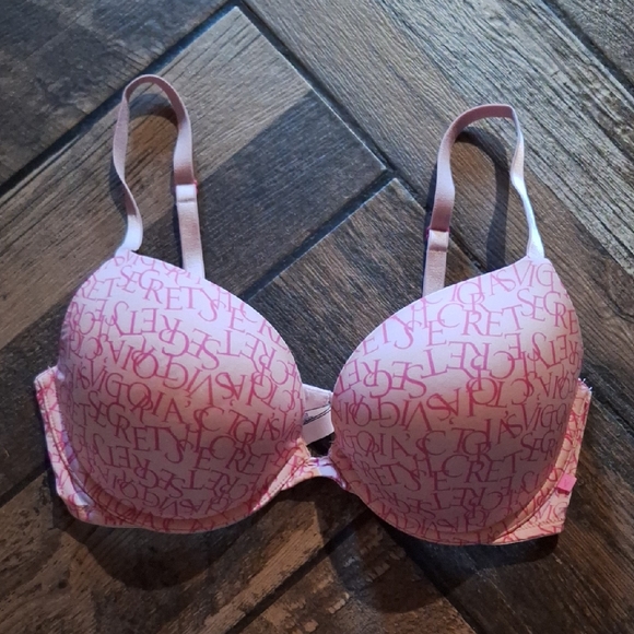 Victoria's Secret Other - Victoria's Secret Pink Script Print Bra